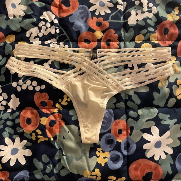 Victoria's Secret Other - NWOT Very Sexy Strappy Crisscross Thong